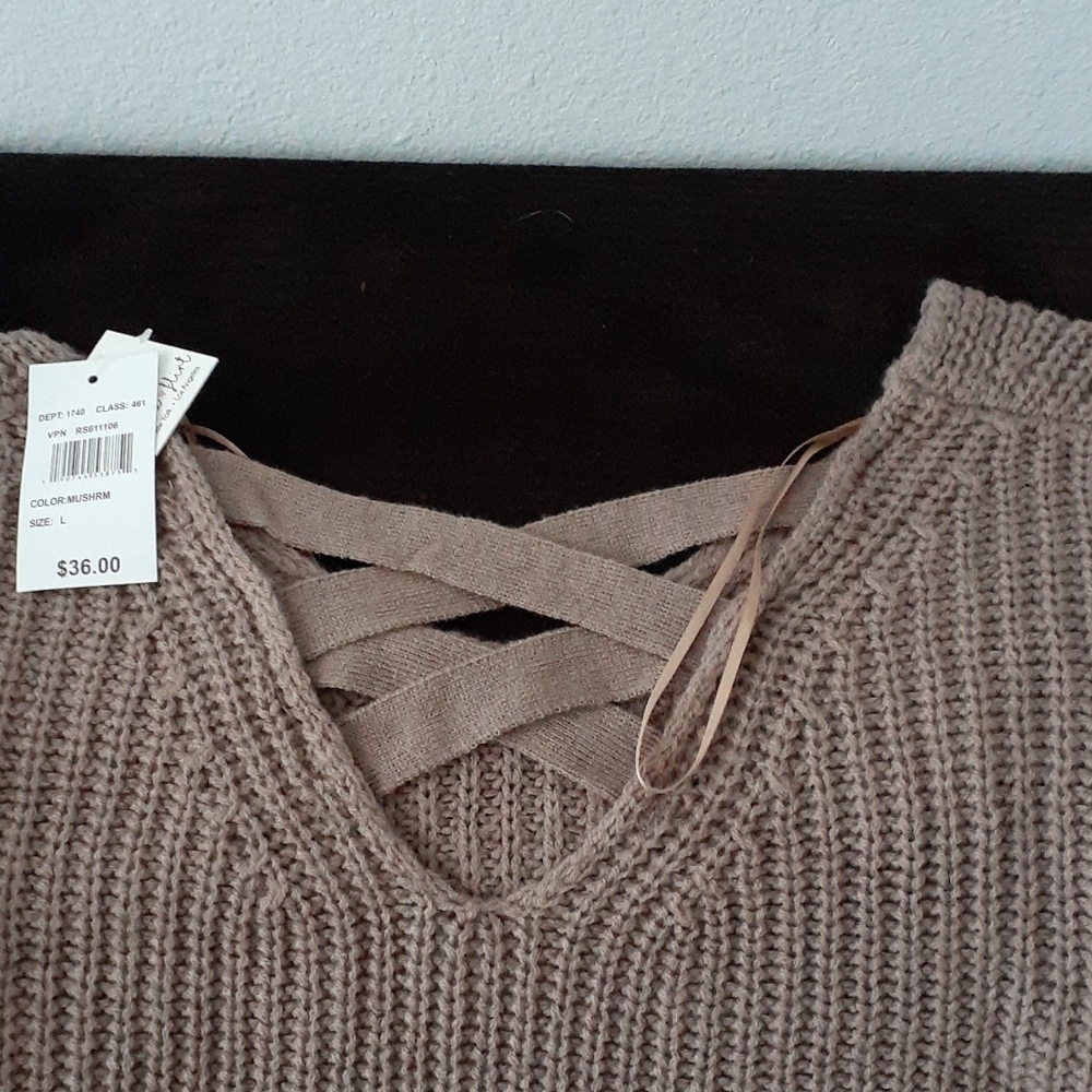 Sweater - Picture 3 of 3